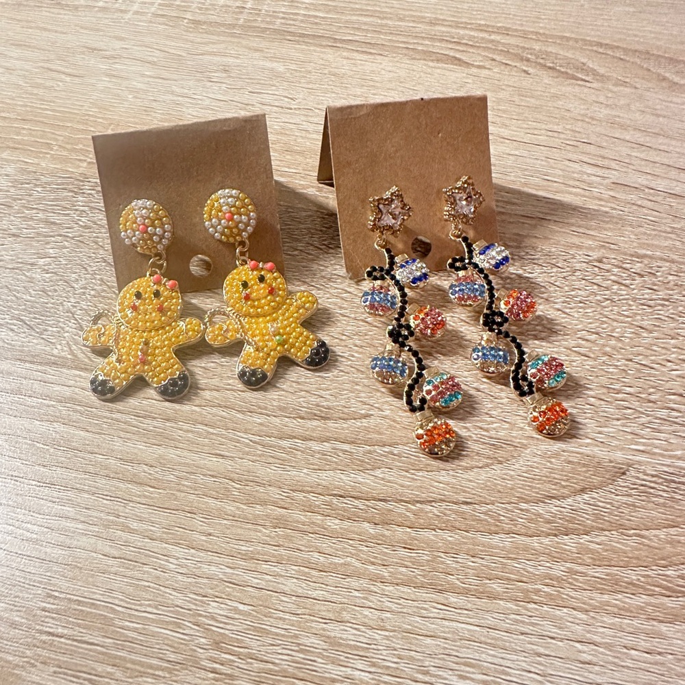 2 Christmas earrings